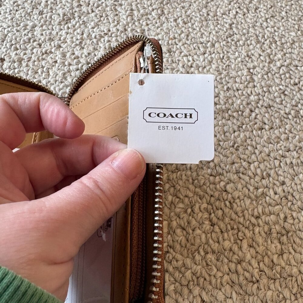 Coach Park Colorblock Leather Wristlet Wallet | Classic Preppy Old Money - Picture 10 of 15